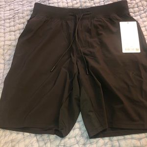 T.H.E short 9” lines Lululemon